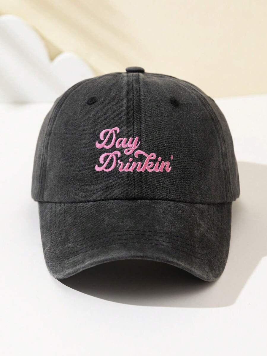 1 Stück modische, weiche Damen Baseball Kappe mit gesticktem "Day Drinkin" Text, verstellbare Krempe, atmungsaktiv für Outdoor Sport, Camping, Reisen, Urlaubsgeschenk
