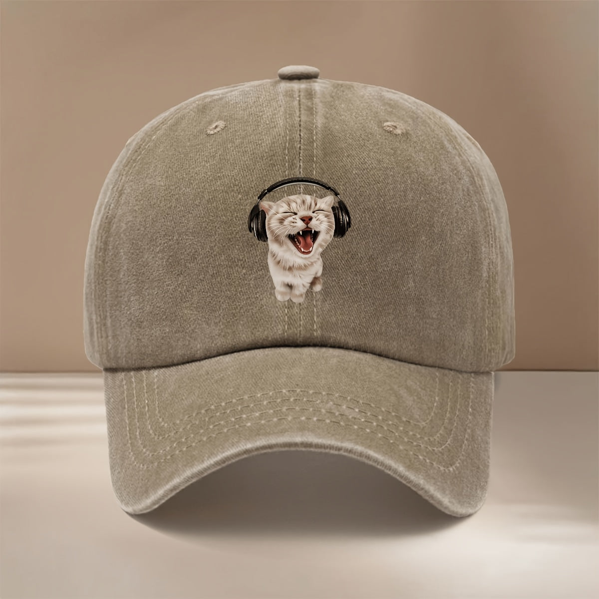 This Is a Baseball Cap with Printed Hi-Cat Wearing Headphones, Casual Adjustable Size Duckbill Hat Unisex Trendy Easy Curved Cap Outdoor Sports Dining Camping Matching Comfortable Individual 6-Panel Cap Sports Event Support Matching Lightweight Hip
