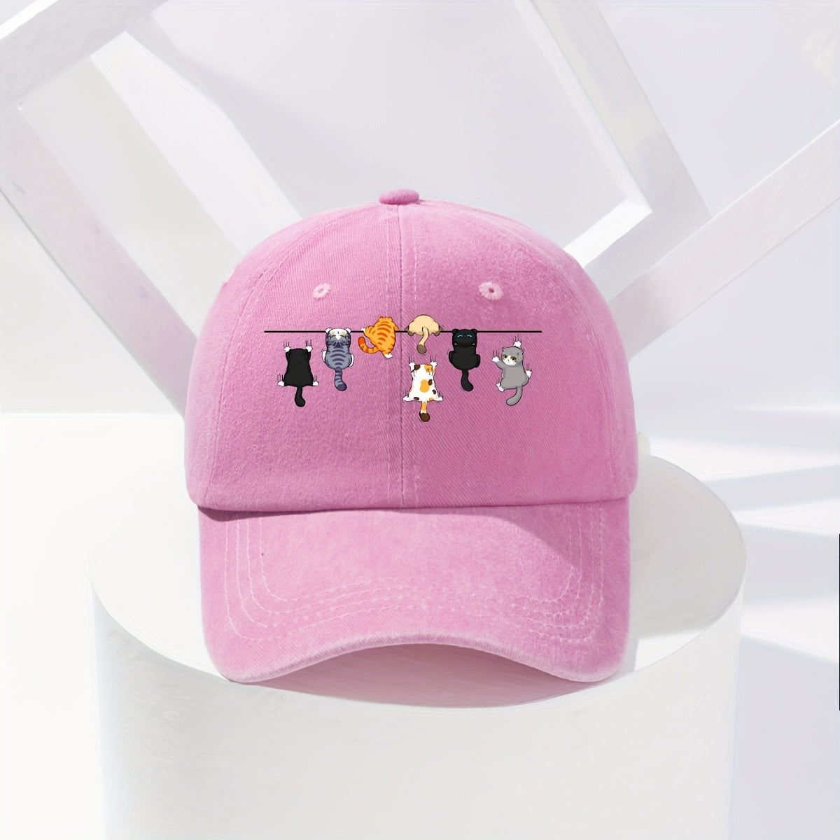 Super Cute Cat-themed Baseball Cap, the Perfect Choice for Street Fashion, with a Fun and Vibrant Design Suitable for Any Season
